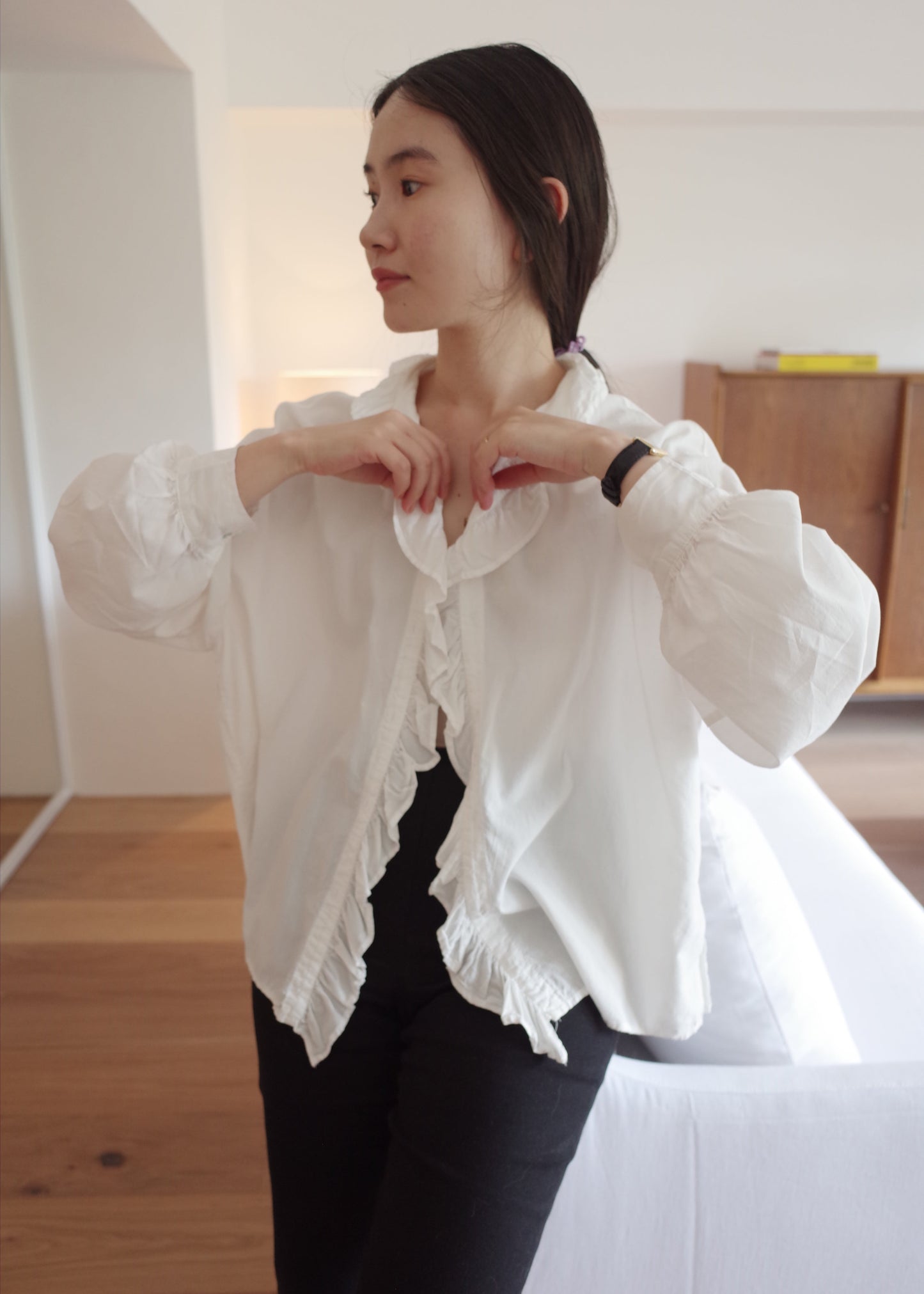 Swan Frill Blouse / White