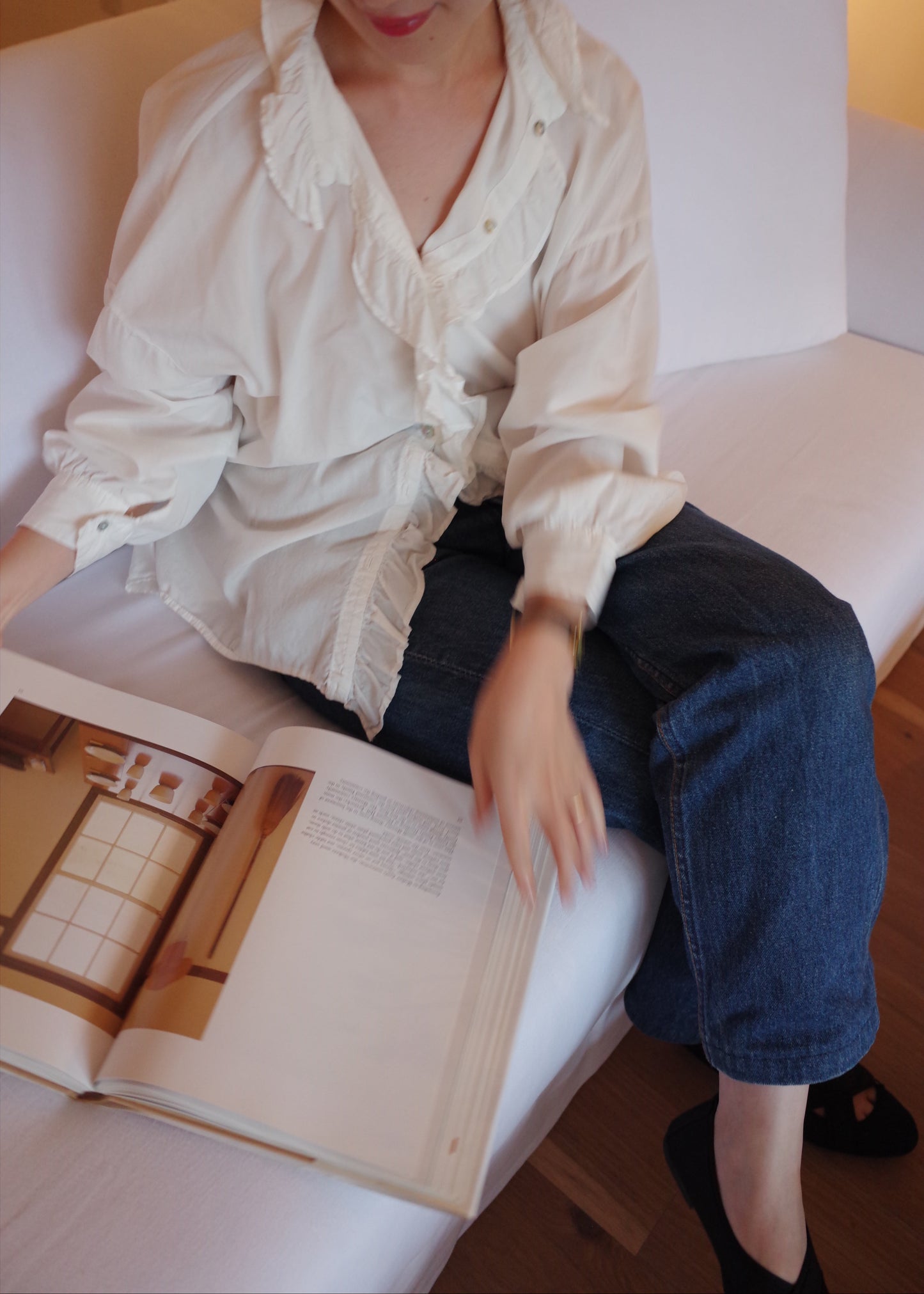 Swan Frill Blouse / White