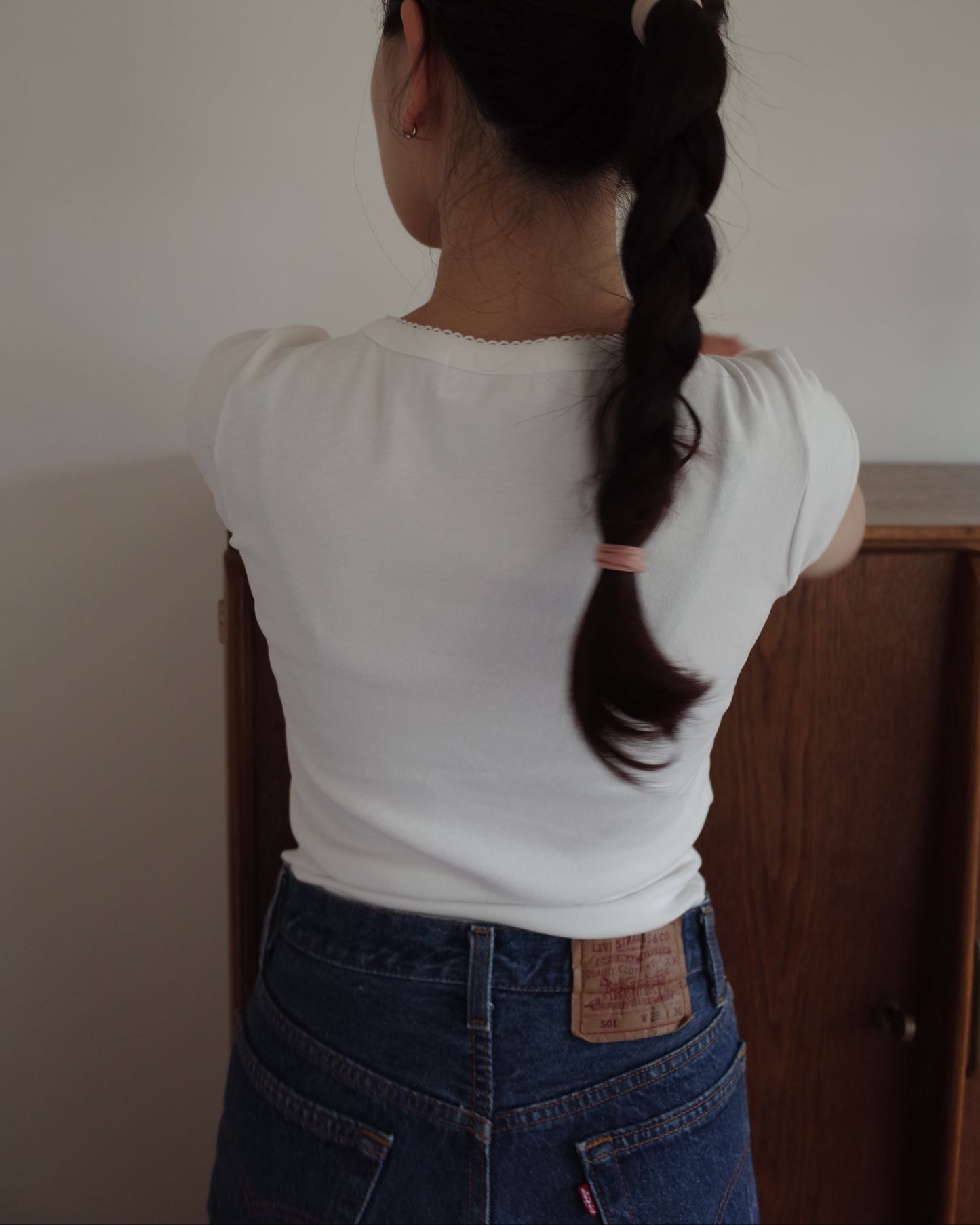 Petite Square T / White