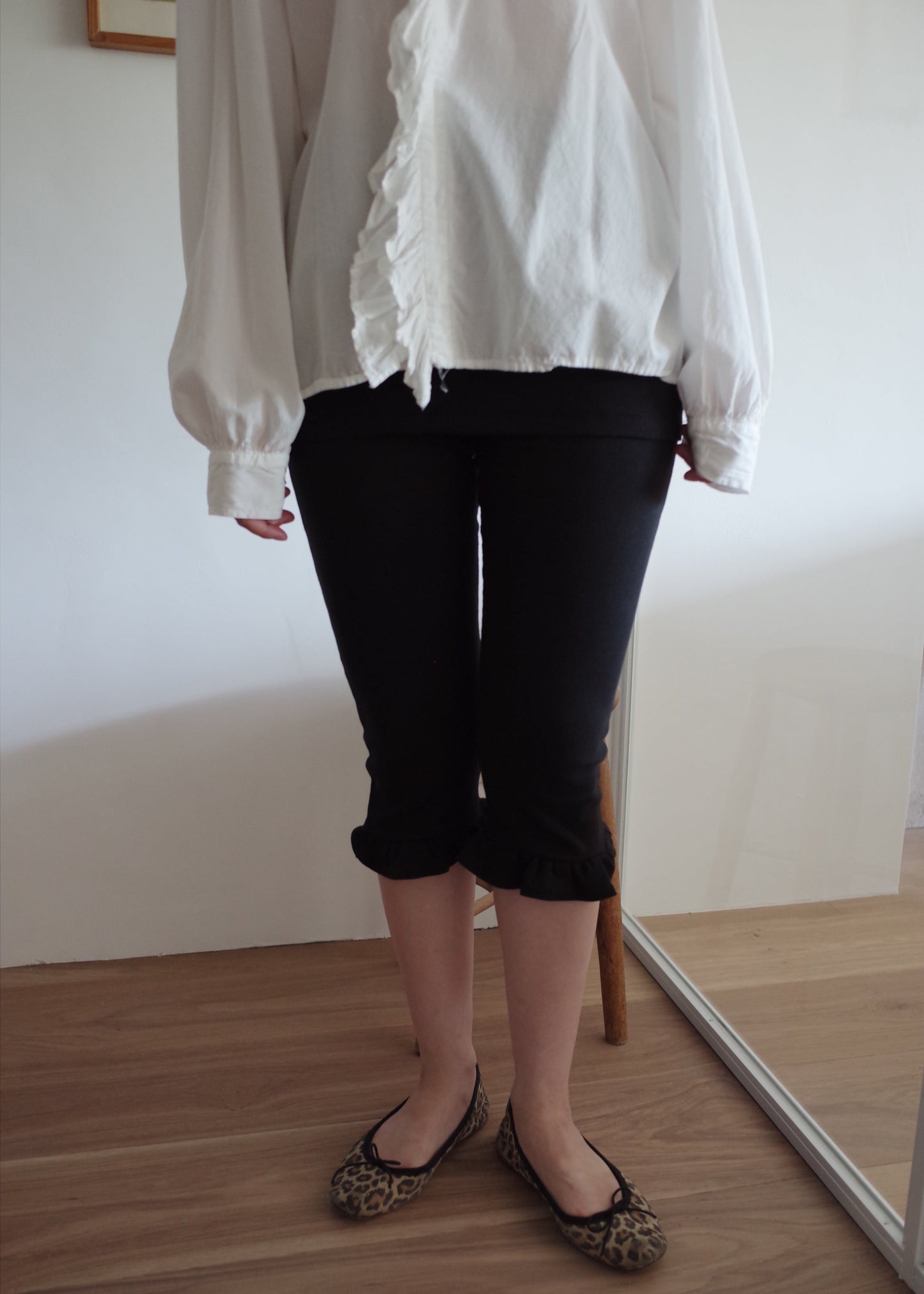 Wrap Frill Biker Leggings / Black